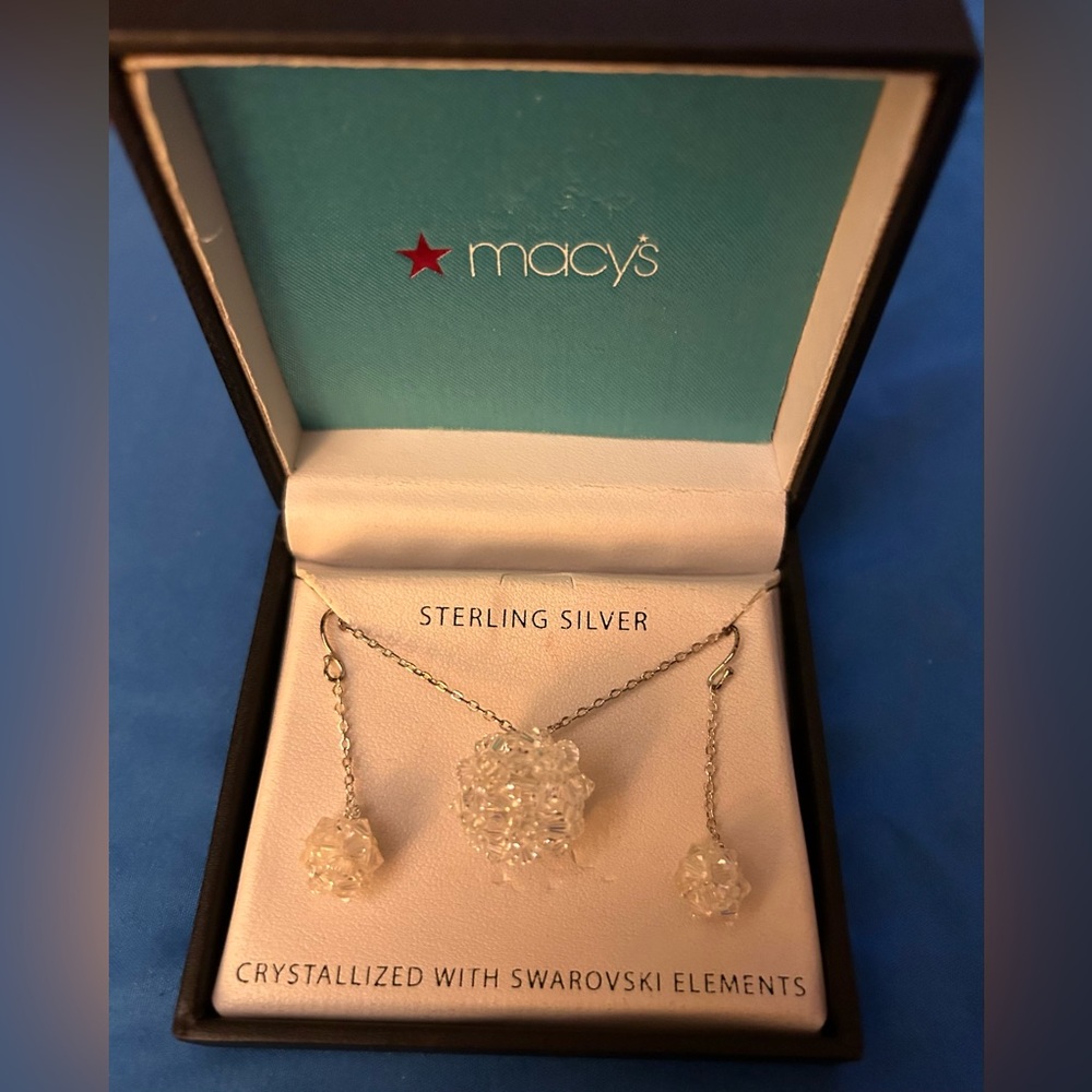 Sterling Silver CRYSTALLIZED WITH SWAROVSKI ELEMENTS.. NIB.. never been worn..